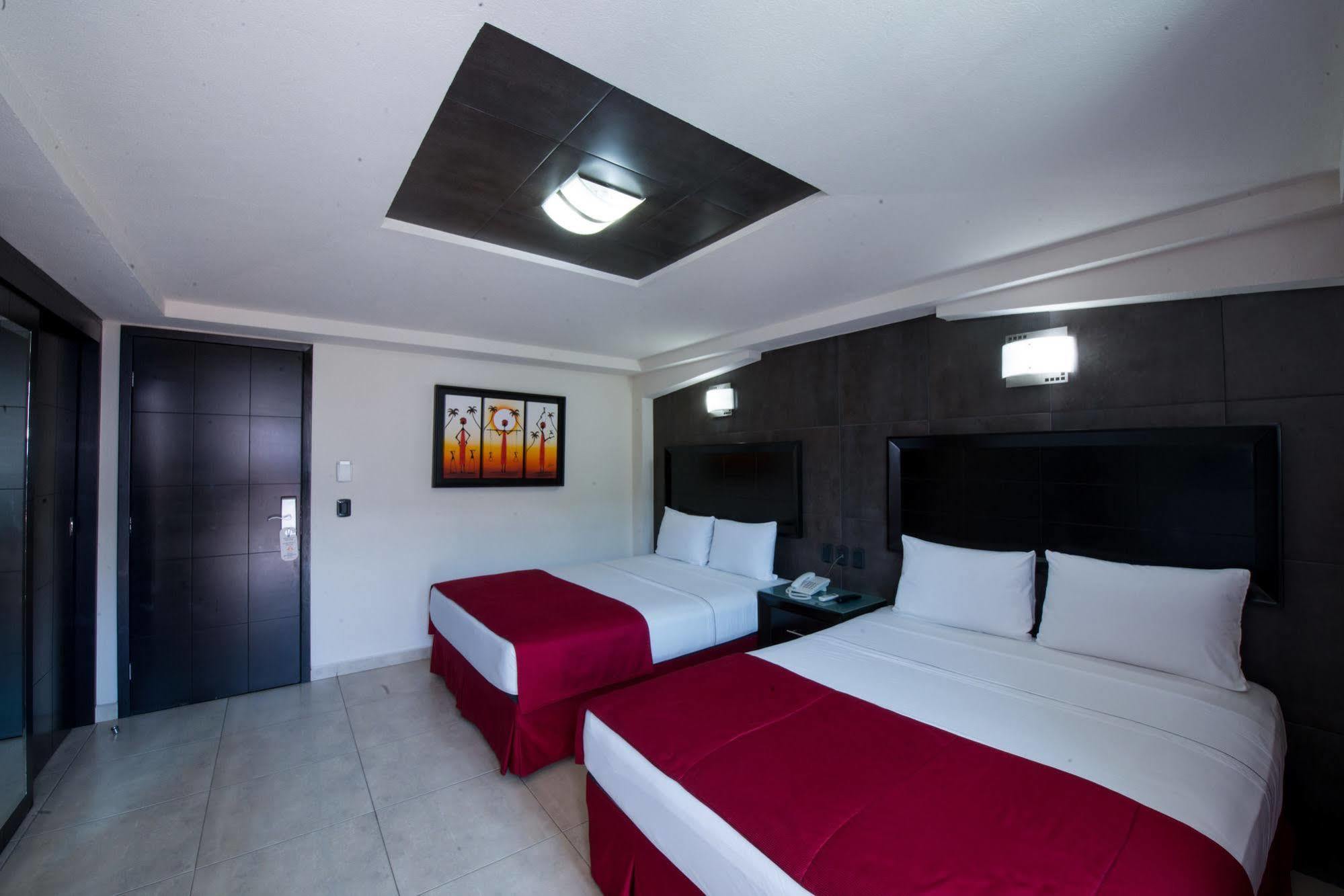 Hotel Portonovo Plaza Malecon Puerto Vallarta Esterno foto